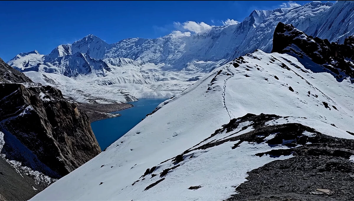 tilicho-lake-trek-mesokanto-la-pass.